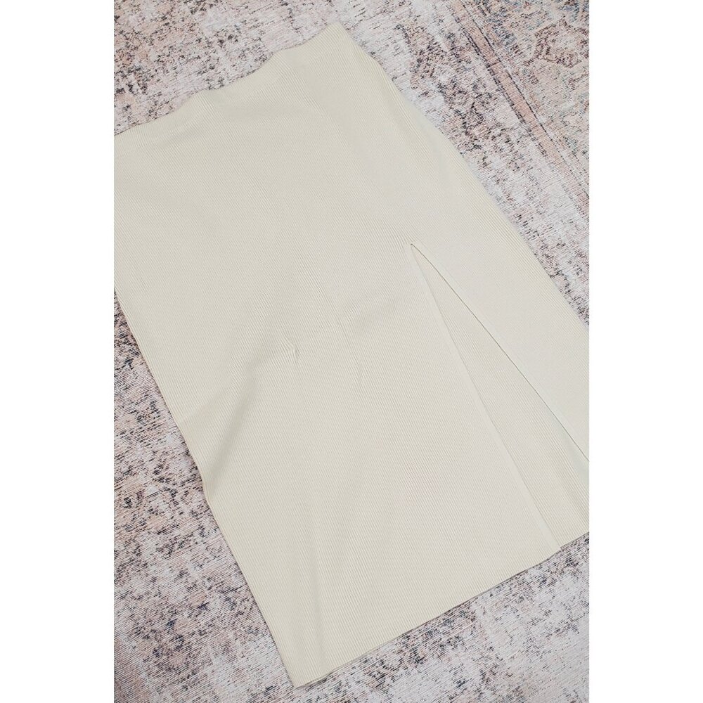 Pretty Lavish Ribbed Skirt